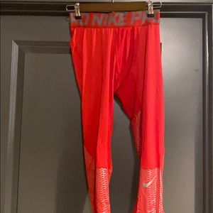 Nike Pro Hypercool 3/4 Compression Leggings